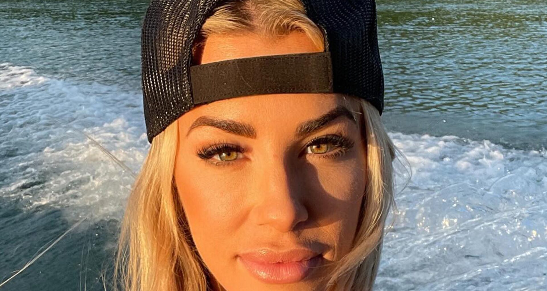 'Love Is Blind' Contestant Puts Nail Glue in Her Eye, Rushed to Hospital