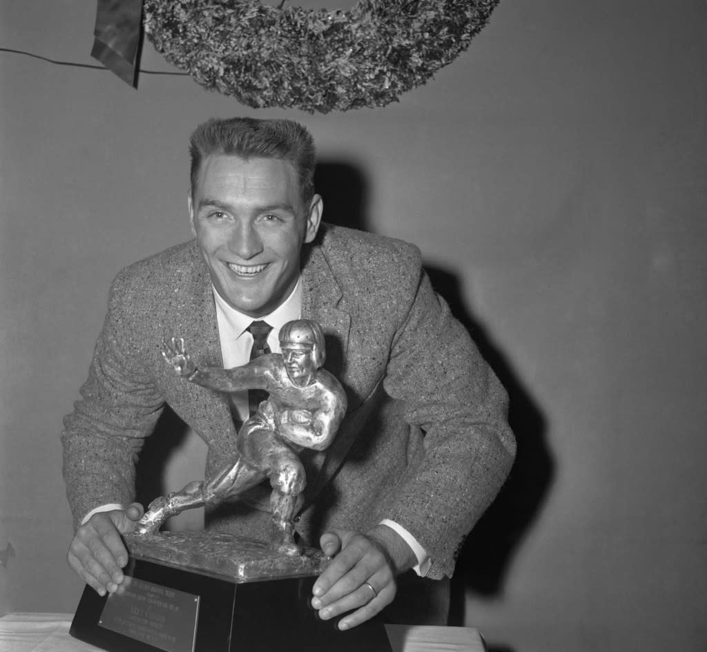The late Billy Cannon — a Heisman Trophy winner at LSU who went on to play for the Houston Oilers, Oakland Raiders, and Kansas City Chiefs — received posthumous clemency after serving two-and-a-half years in jail for printing $6 million in phony $100 bills in the 1980s. Bettmann Archive
