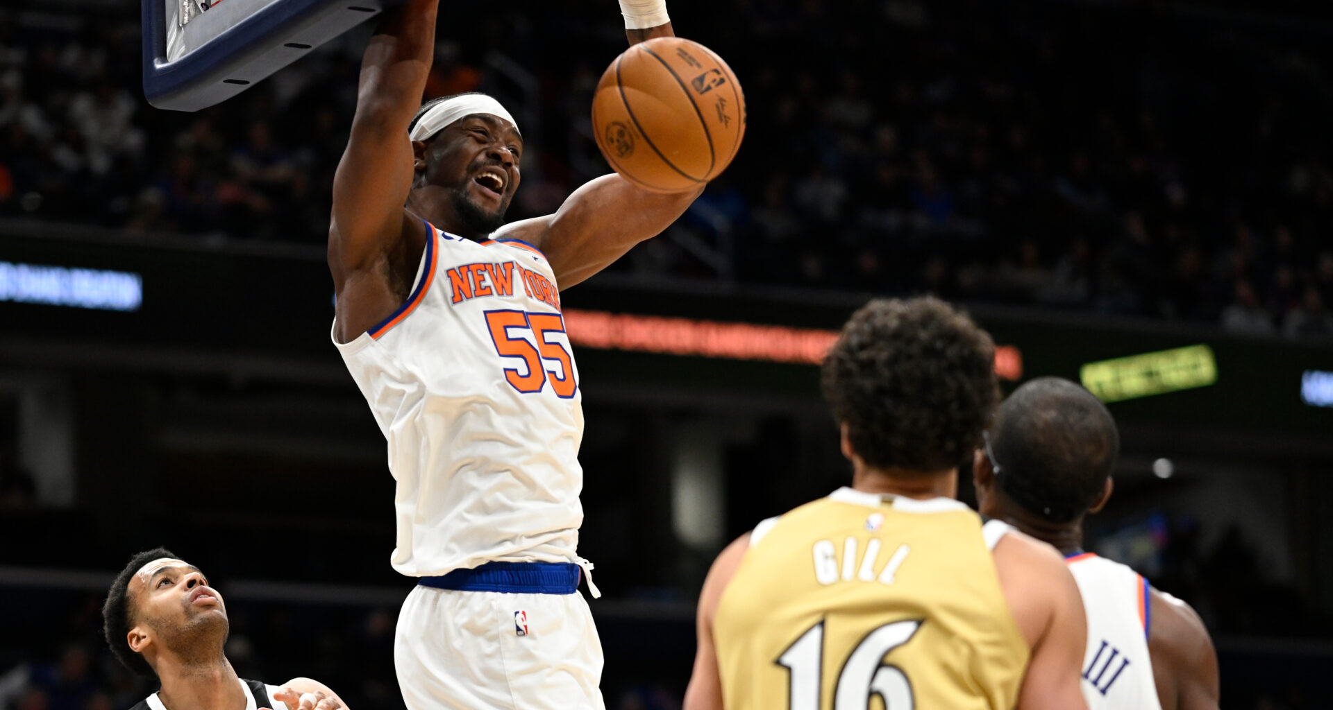 Knicks win 7th straight, crush Wizards 132-101