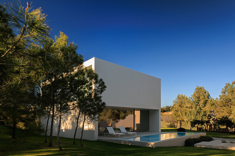 fran silvestre arquitectos develops timber-and-steel home conceived for dismantling in spain