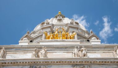 Minnesota's latest economic forecast shows improvement, warning signs