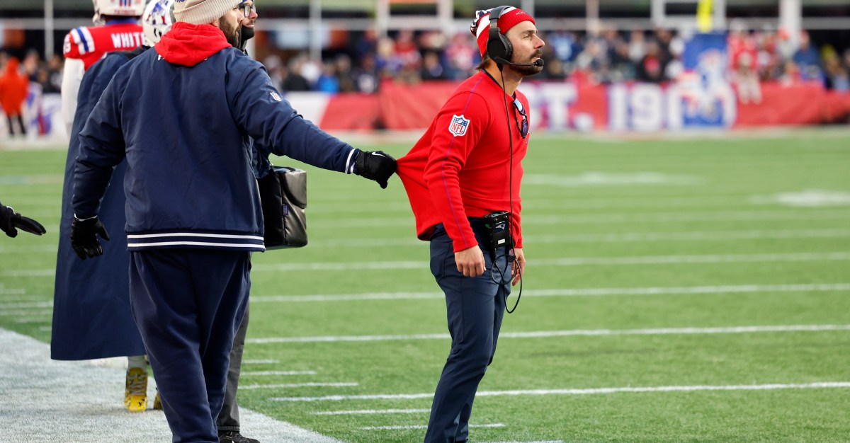 Eagles reportedly hire former Patriots cornerbacks coach