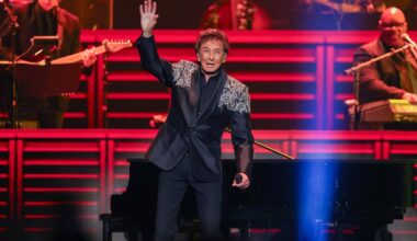 Barry Manilow cancels more concerts amid recovery after cancer surgery