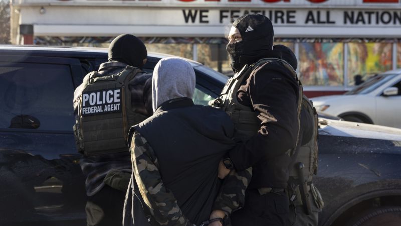 Appeals court greenlights Trump admin policy of detaining undocumented immigrants without opportunity to seek release