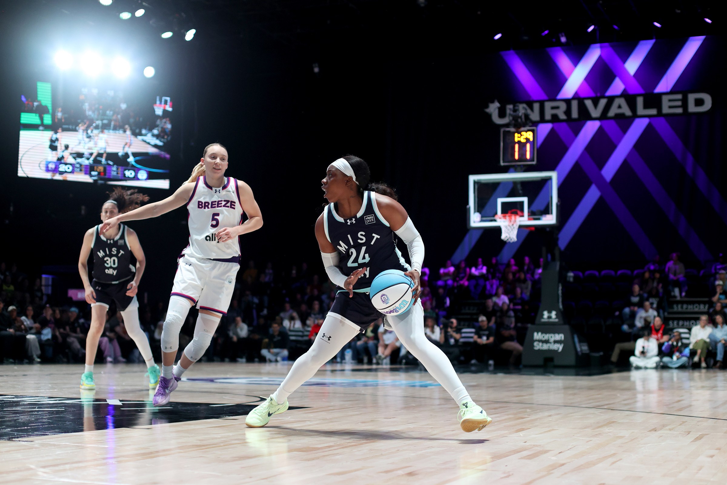 No. 1-seed Paige Bueckers vs. No. 4-seed Arike Ogunbowale.