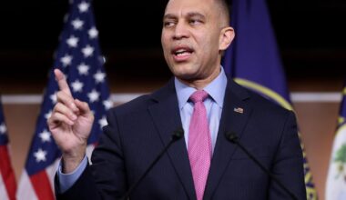 Lawmakers locked in standoff over ICE reforms as DHS funding deadline approaches