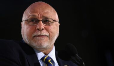 Trotz to retire as Predators GM after 3 seasons
