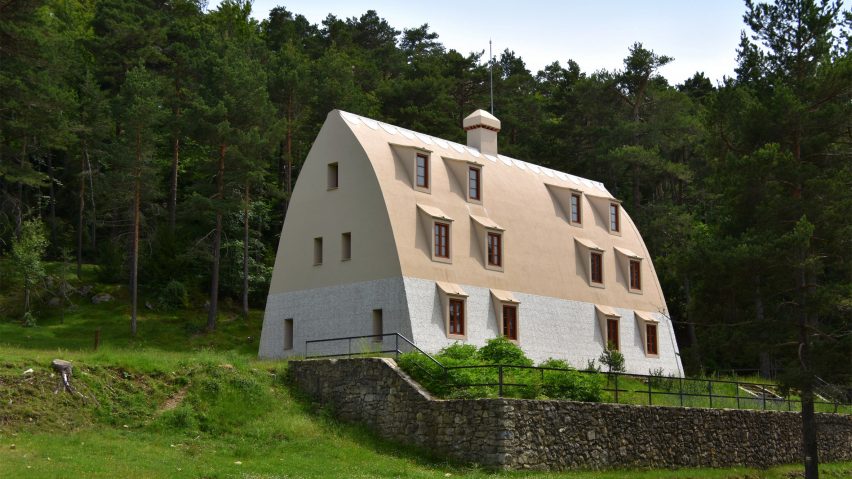 Xalet del Catllaràs by Antonia Gaudí