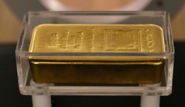 Lebanon eyes sale of gold reserves to rescue banks and the economy