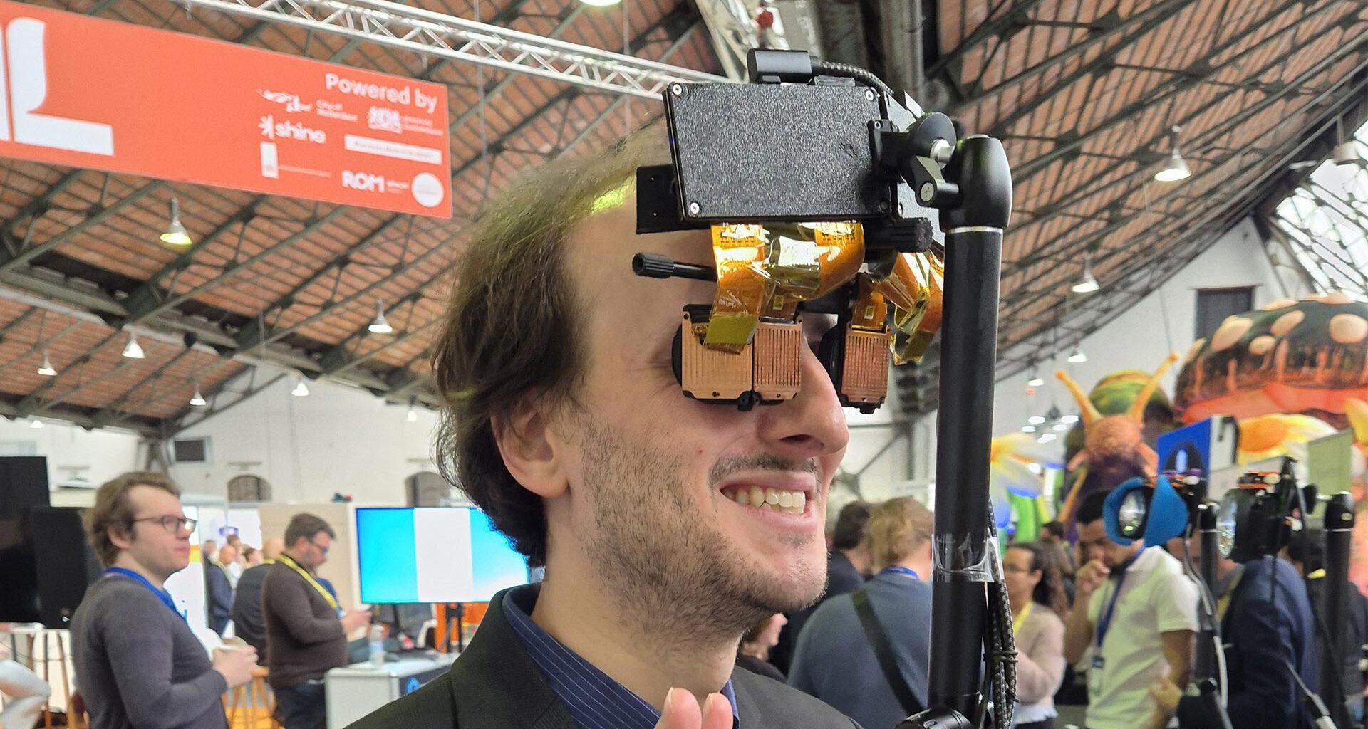 Hands-on: 220° FOV optical system by Hypervision