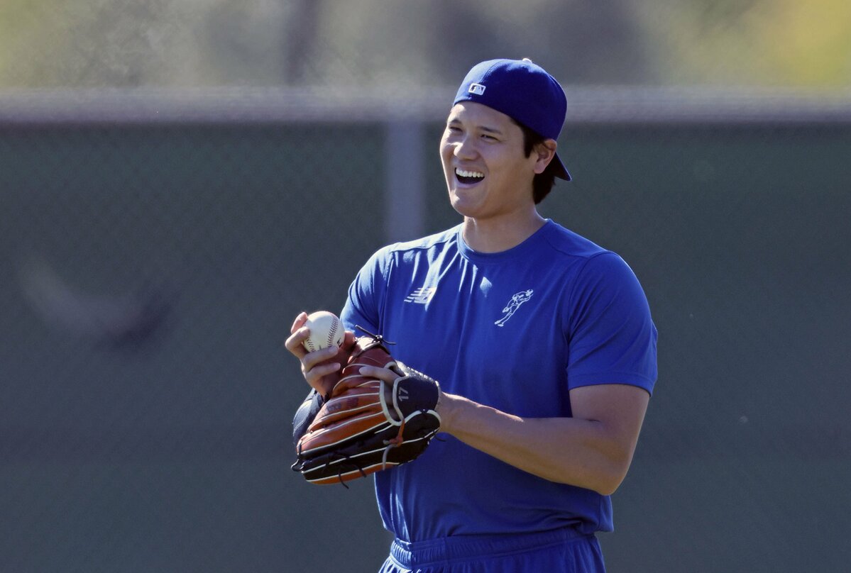 Ohtani gets head start on training before Dodgers' camp