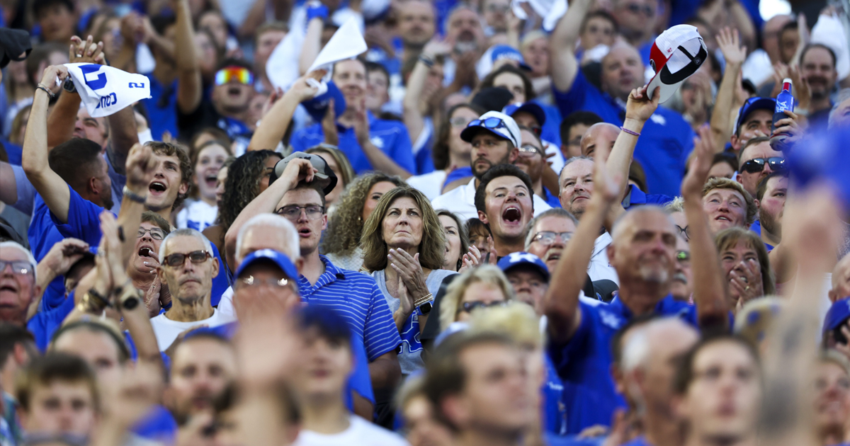 kentucky-football-fans-kroger-field
