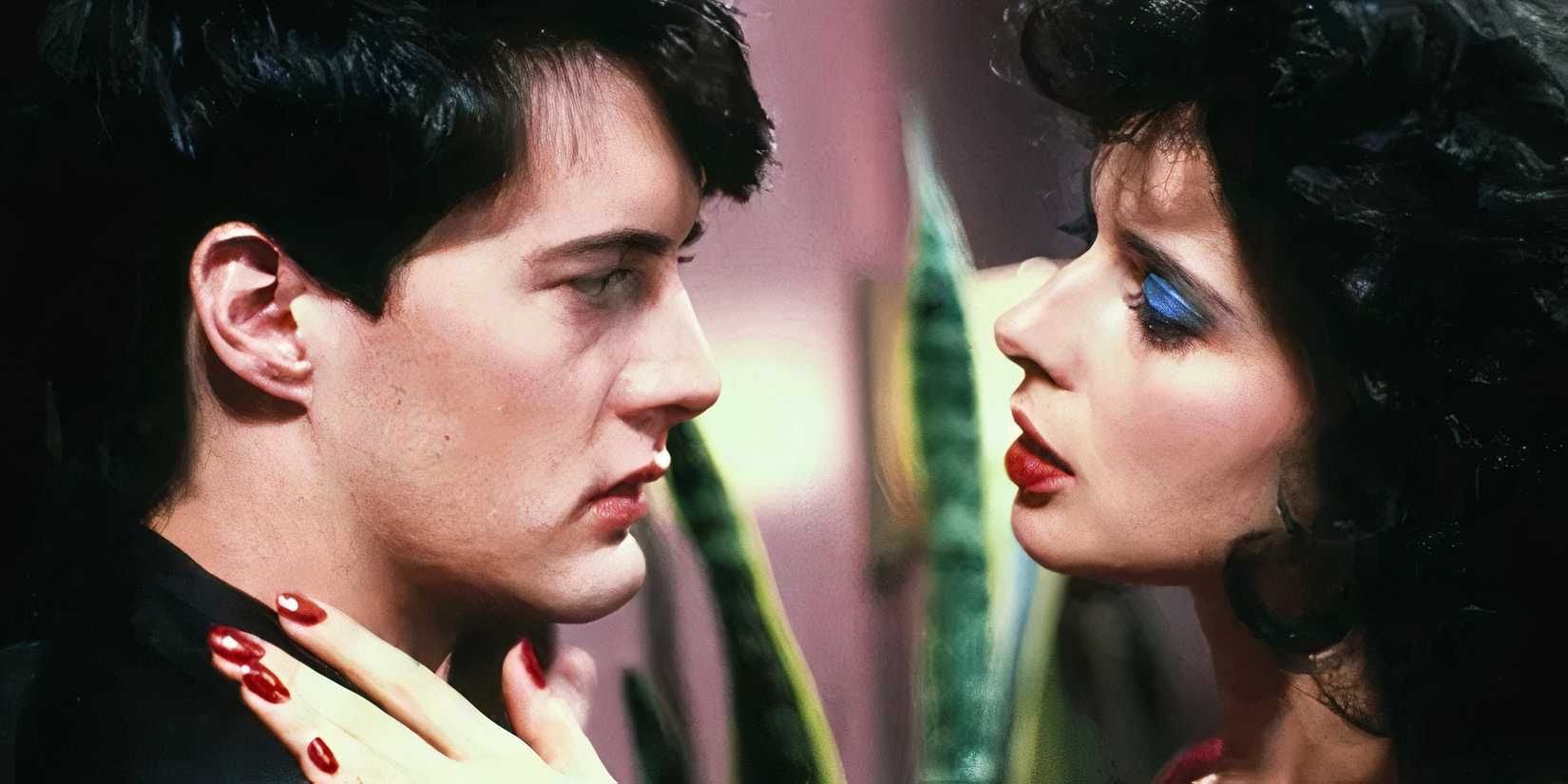 Kyle MacLachlan and Isabella Rossellini in Blue Velvet (1986).