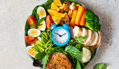 The Best Time To Eat Your Biggest Meal Isn't Dinner, According To Science