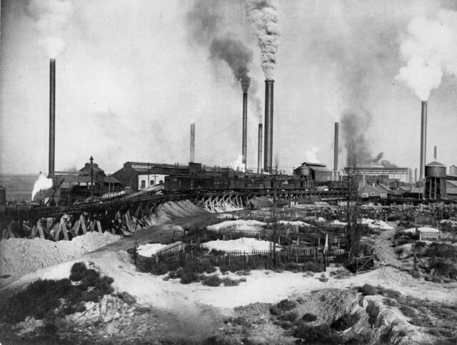 The U.S. Mining and Smelting Co. plant in Midvale, Utah, 1906.