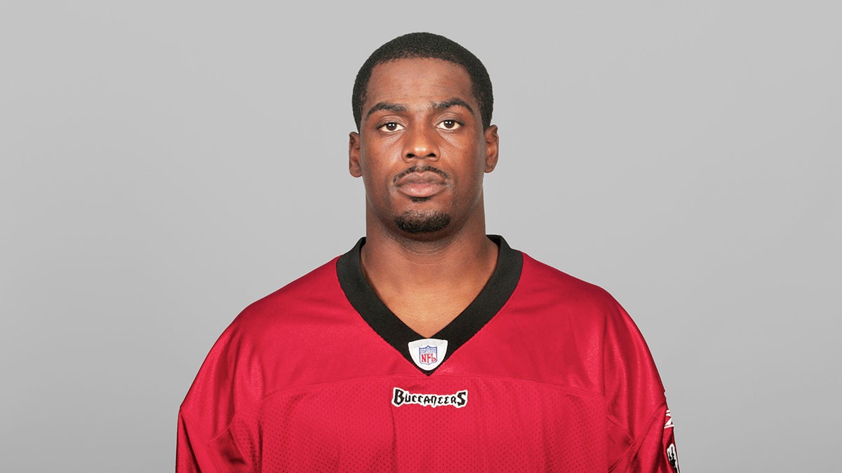 Ronyell Whitaker in a Bucs uniform