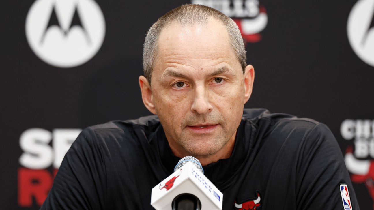 Bulls aim to leave NBA's 'middle' with busy deadline