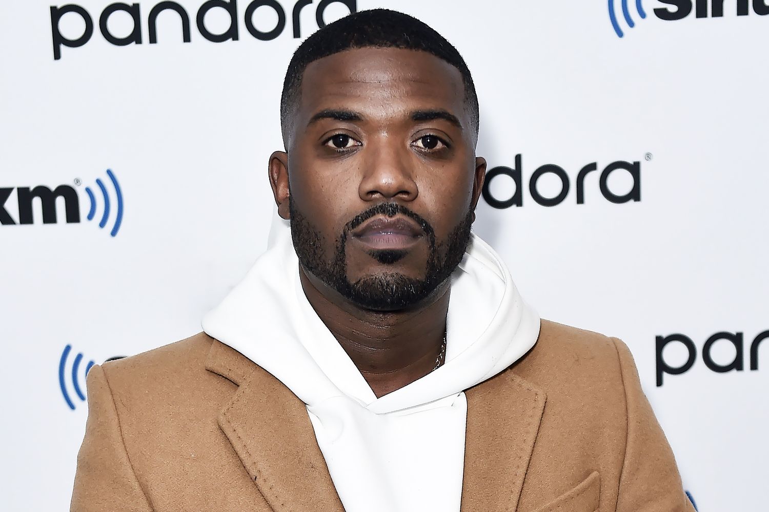 Ray J performs with bleeding eyes weeks after saying he has months to live