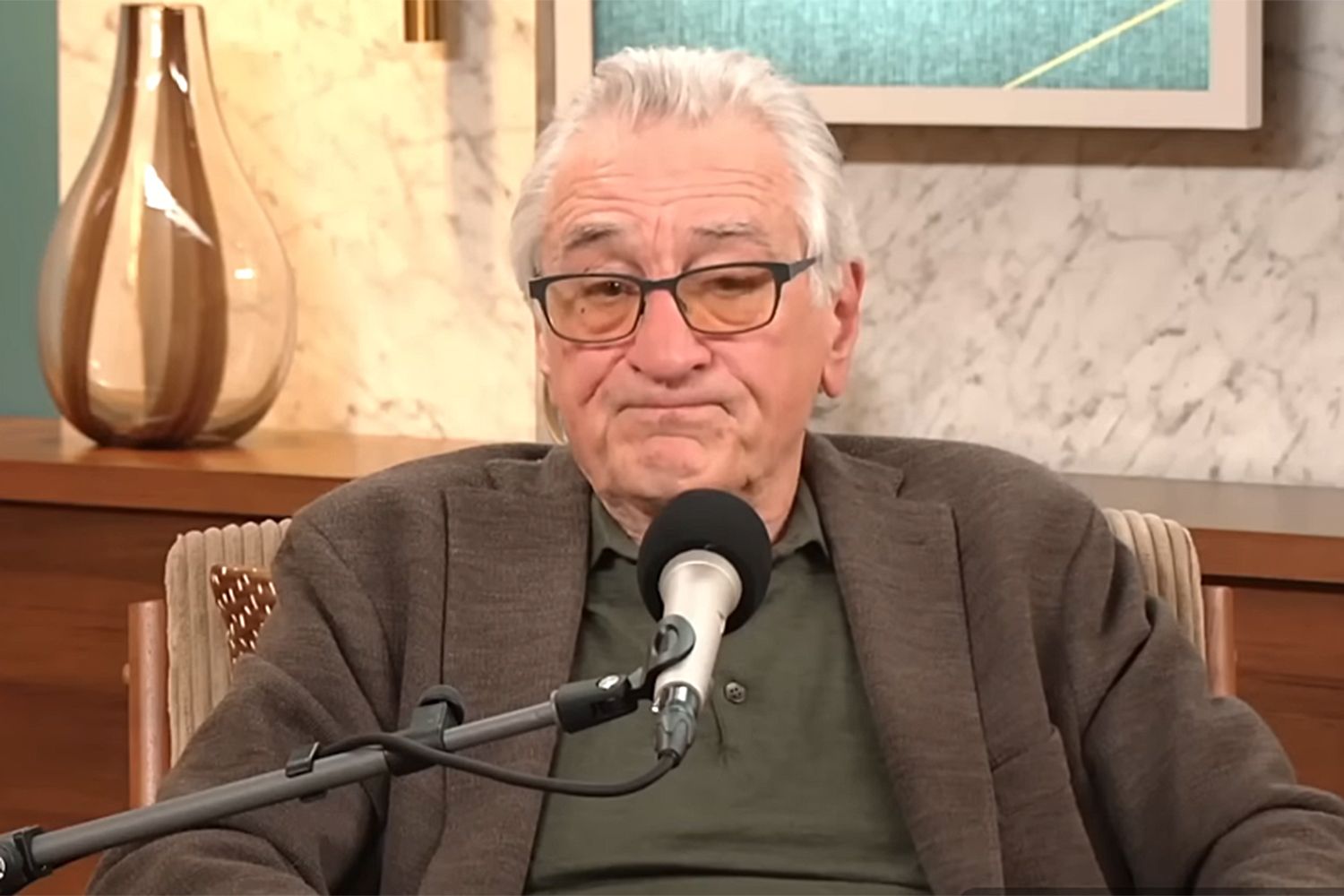 Robert De Niro bursts into tears over Trump dividing the U.S.