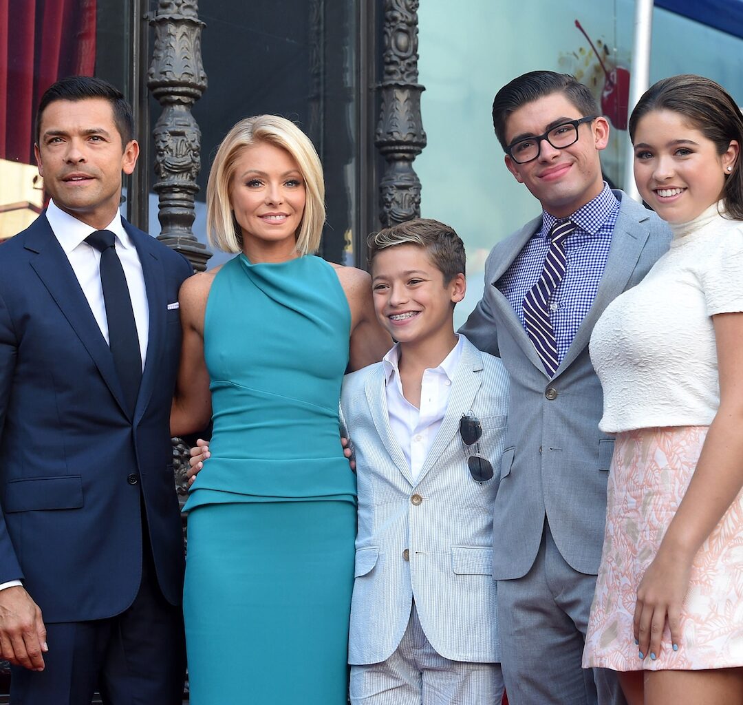 Kelly Ripa Son Michael Consuelos Is Mark Consuelos Twin