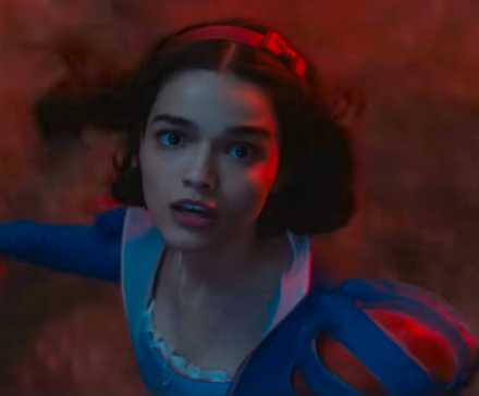 Snow White (Rachel Zegler) looking worried in Snow White (2025)
