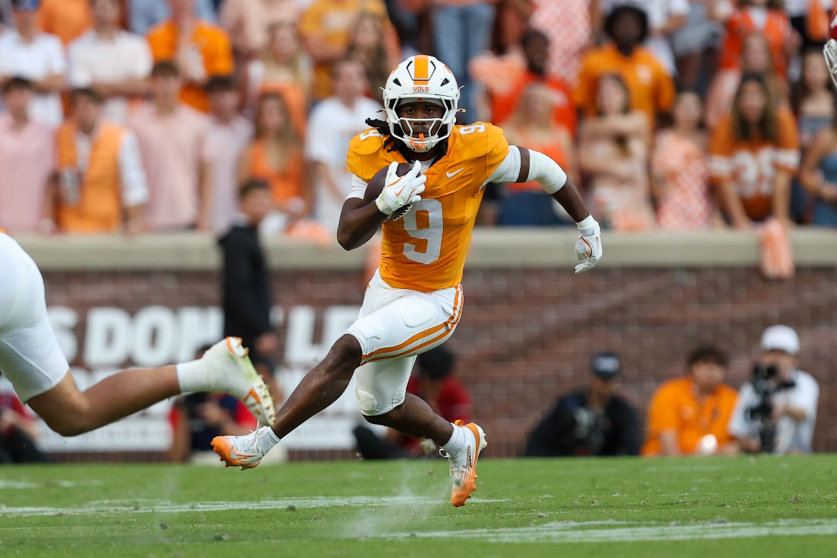 Tennessee Running Back Star Thomas Punches Teammate At Senior Bowl