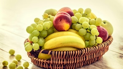 Fruits are naturally sweet. (Freepik)