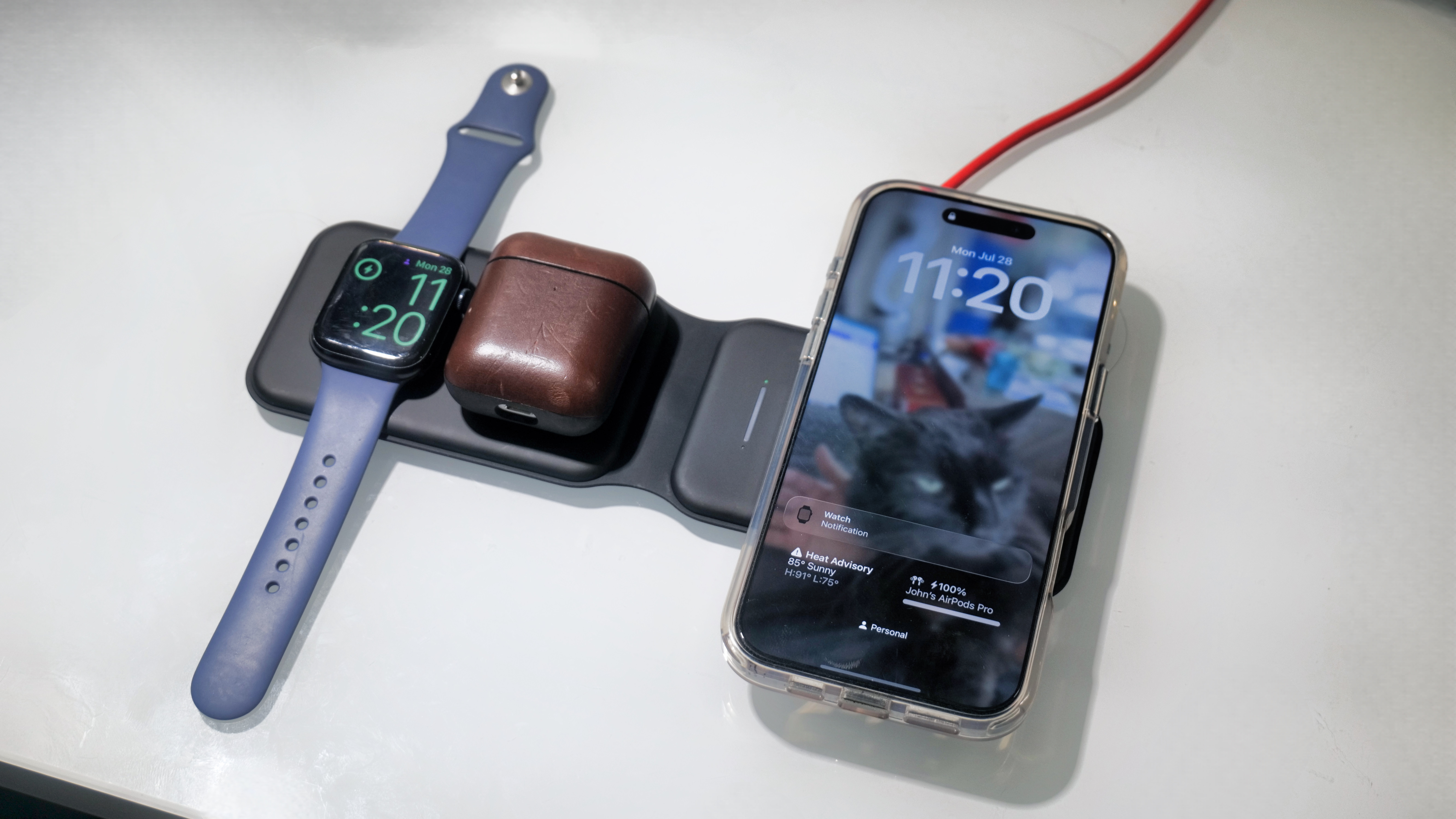 Iniu WI-222 3-in-1 Foldable Magnetic Charger on table.