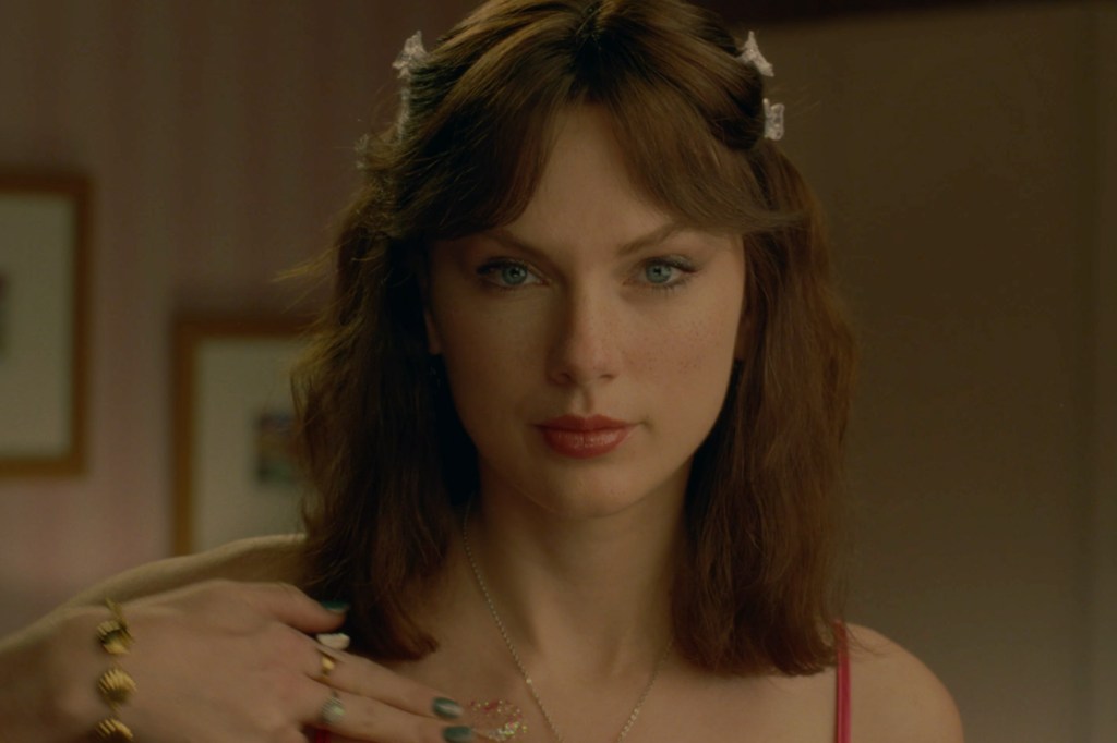 Taylor Swift’s ‘Opalite’ Hits No. 1 on Hot 100