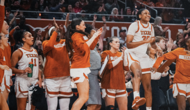 Harmon’s record-breaking night leads No. 4 Texas to another top-5 win over LSU as other top 10s fall