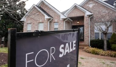 Mortgage rates fall below 6% for the first time in years : NPR