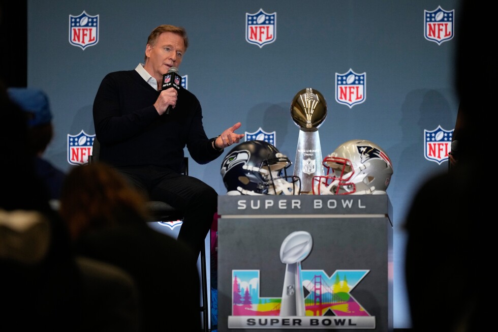 Super Bowl Opening Night live updates: Patriots speak to media first