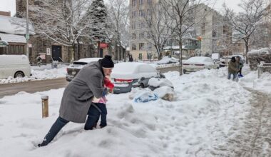 More snow falls on Northeast US already buried in snow
