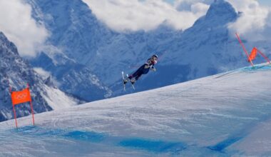 Lindsey Vonn is preparing to fly back to the US, team official tells AP