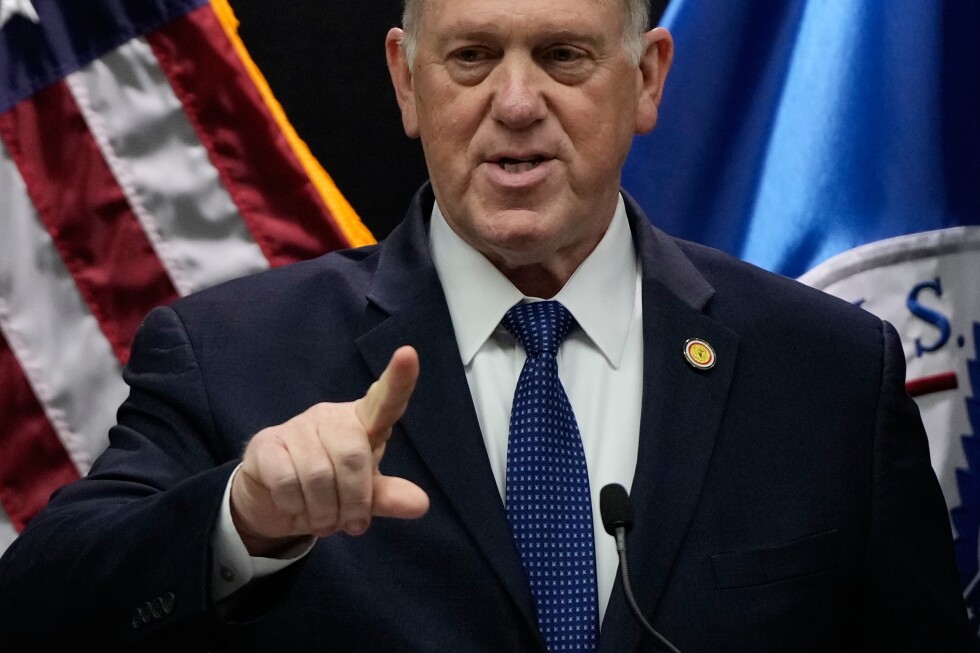 Homan says 700 immigration officers to leave Minnesota immediately