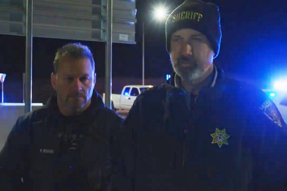 2 Missouri sheriff's deputies fatally shot, 2 others wounded