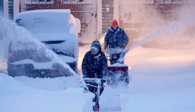 Blizzard prompts Boston Globe to call off printing paper