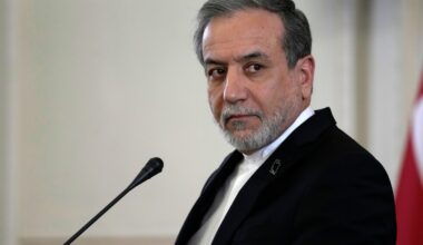 Iran's top diplomat strikes hard line on US talks