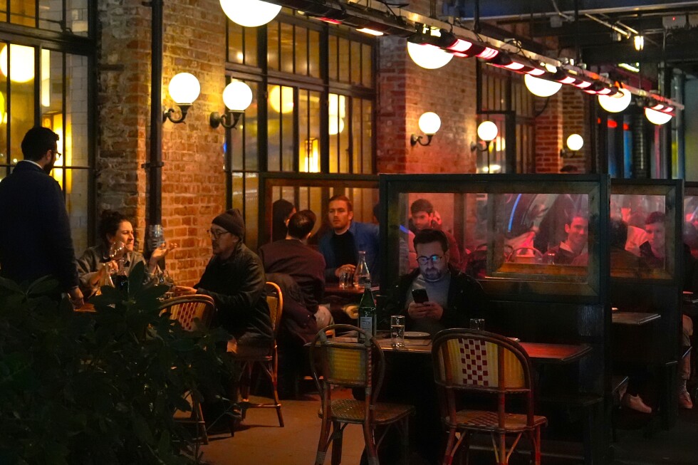 The wealthy ramp up spending while other Americans tread water, new study finds