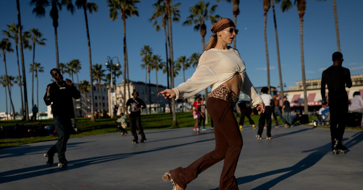 L.A. simmers under 'dramatic' winter heat wave. How long will it last?