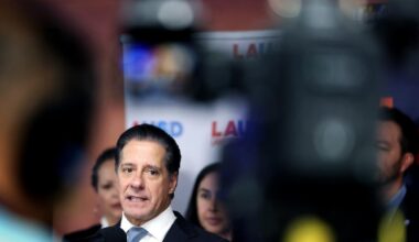 FBI raids LAUSD Supt. Alberto Carvalho's home, office