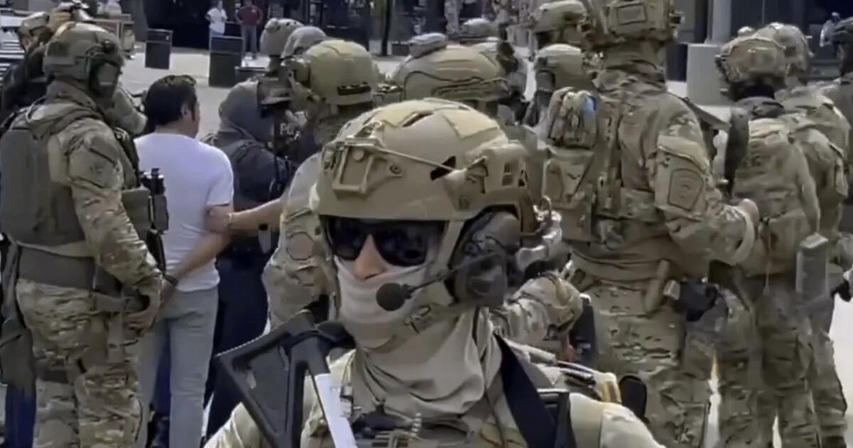 Federal judge strikes down California mask ban on immigration agents