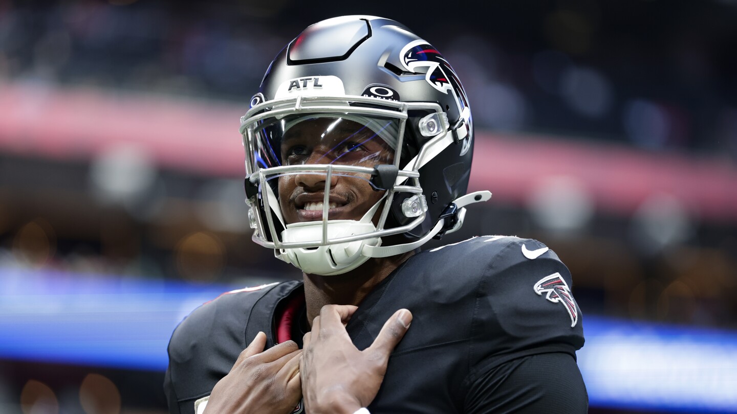 Falcons OC Tommy Rees: There's definite benefits to having QB under center