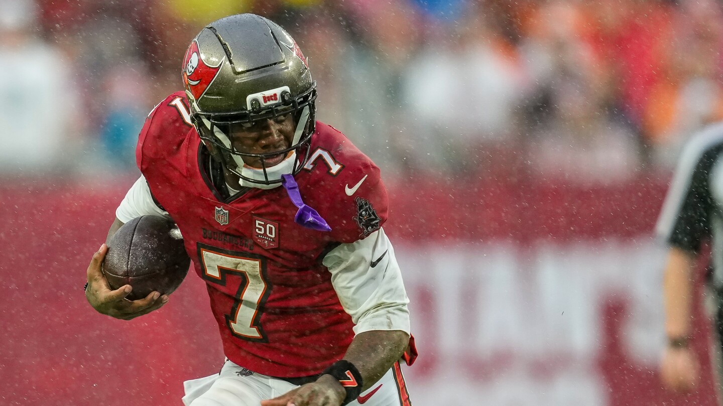 Report: Bucky Irving had offseason shoulder surgery