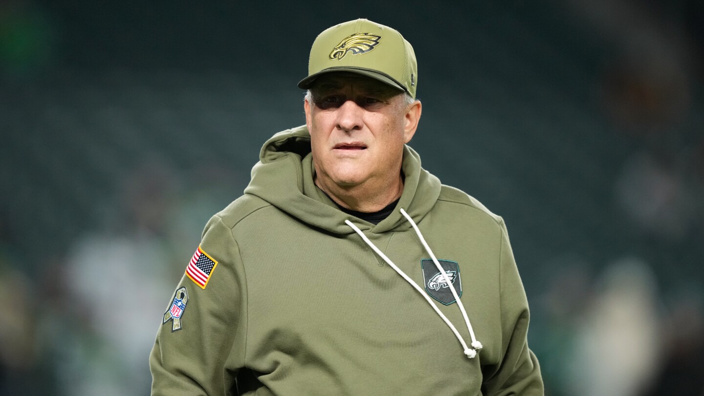 Report: Vic Fangio will return as Eagles defensive coordinator
