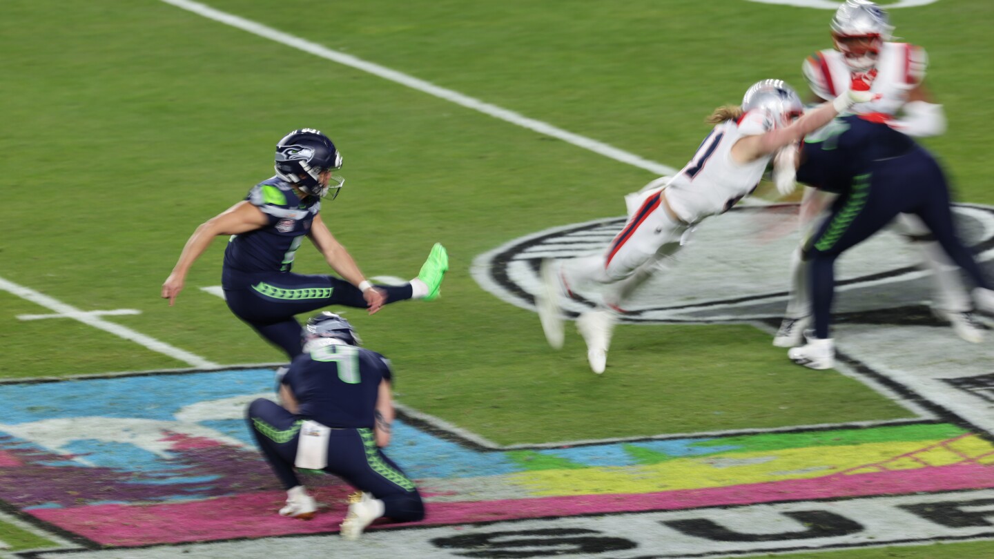 Jason Myers becomes first player in NFL history to score 200 points in a season+postseason