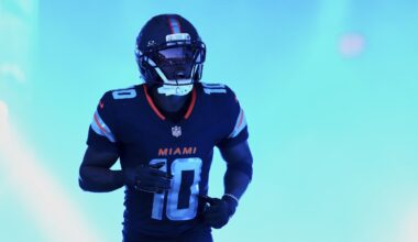 Chiefs are the betting favorites to sign Tyreek Hill