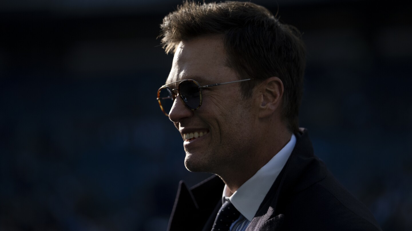 Tom Brady on Seahawks-Patriots: "I don't have a dog in the fight . . . may the best team win"