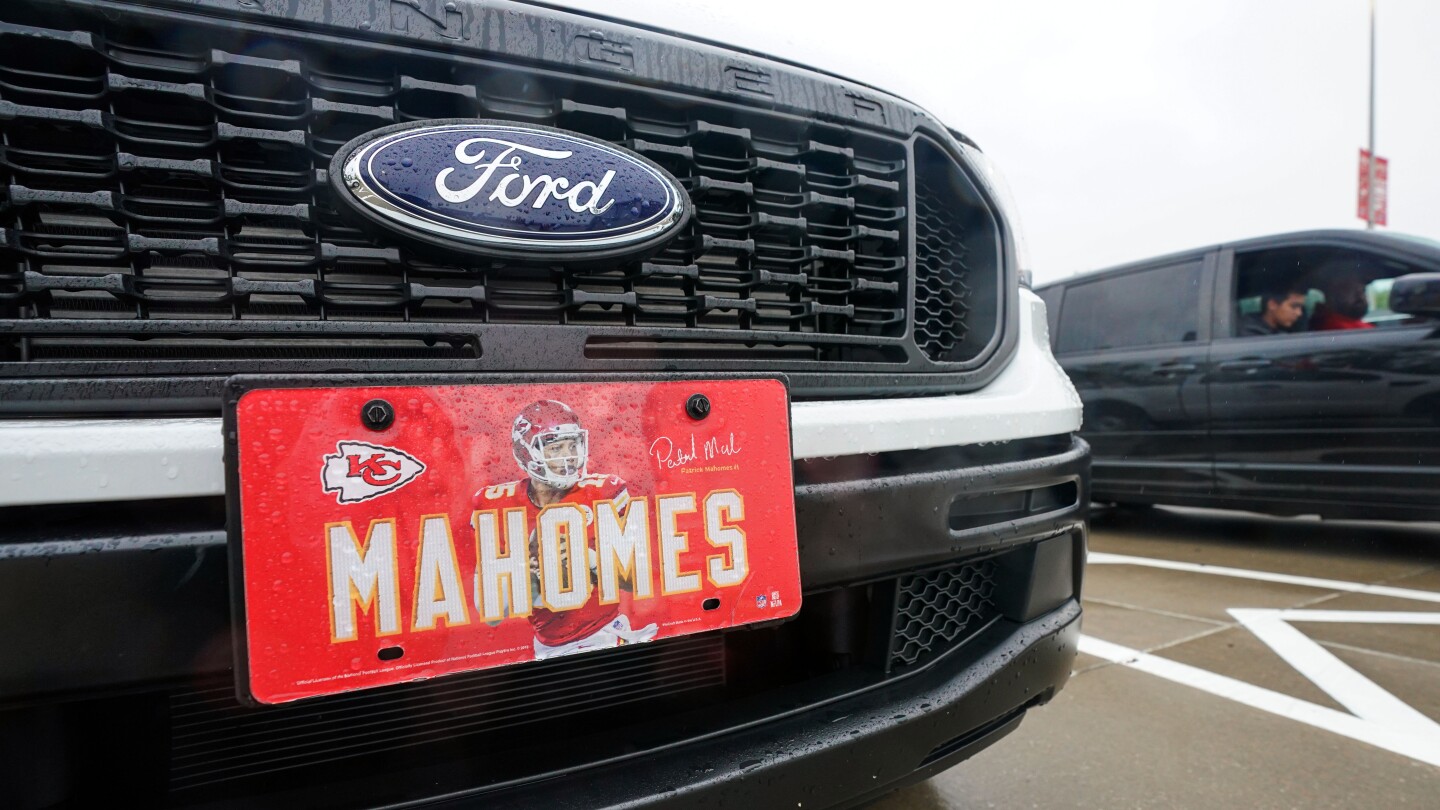 Bill emerges in Missouri to end Chiefs-branded license plates