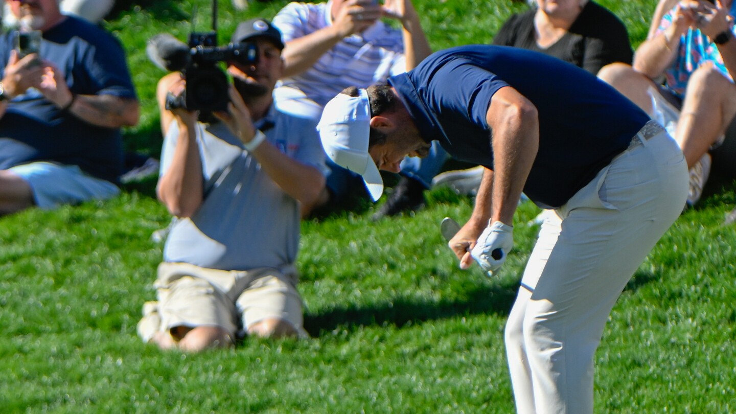 Scottie Scheffler frustrated and over par in Round 1 of WM Phoenix Open